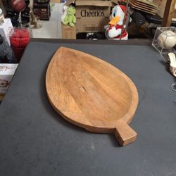 Large Leaf Shaped Hardwood Serving Tray Or A Decorative Kitchen Display 16 X 10 X 1" Thick Weighs 2LBS 14OZ 