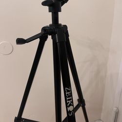 Camera Tripod. Zeikos Brand. With Cover 