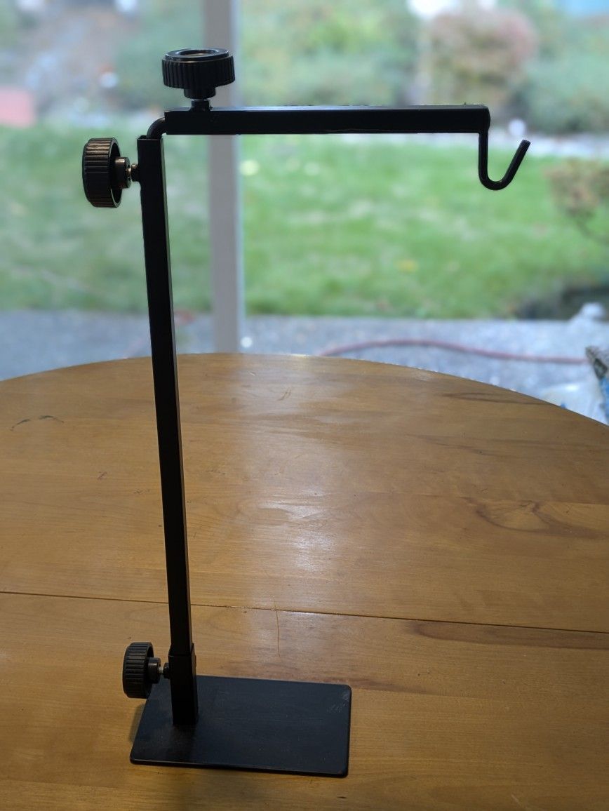 Adjustable Reptile Lamp Holder
