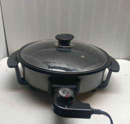 Electric pizza cooker