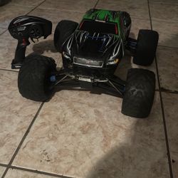 Traxxas Revo 3.3