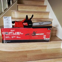 Milwaukee M18 FUEL 16 in. 18V Lithium-Ion Brushless Battery Chainsaw (Tool-Only)