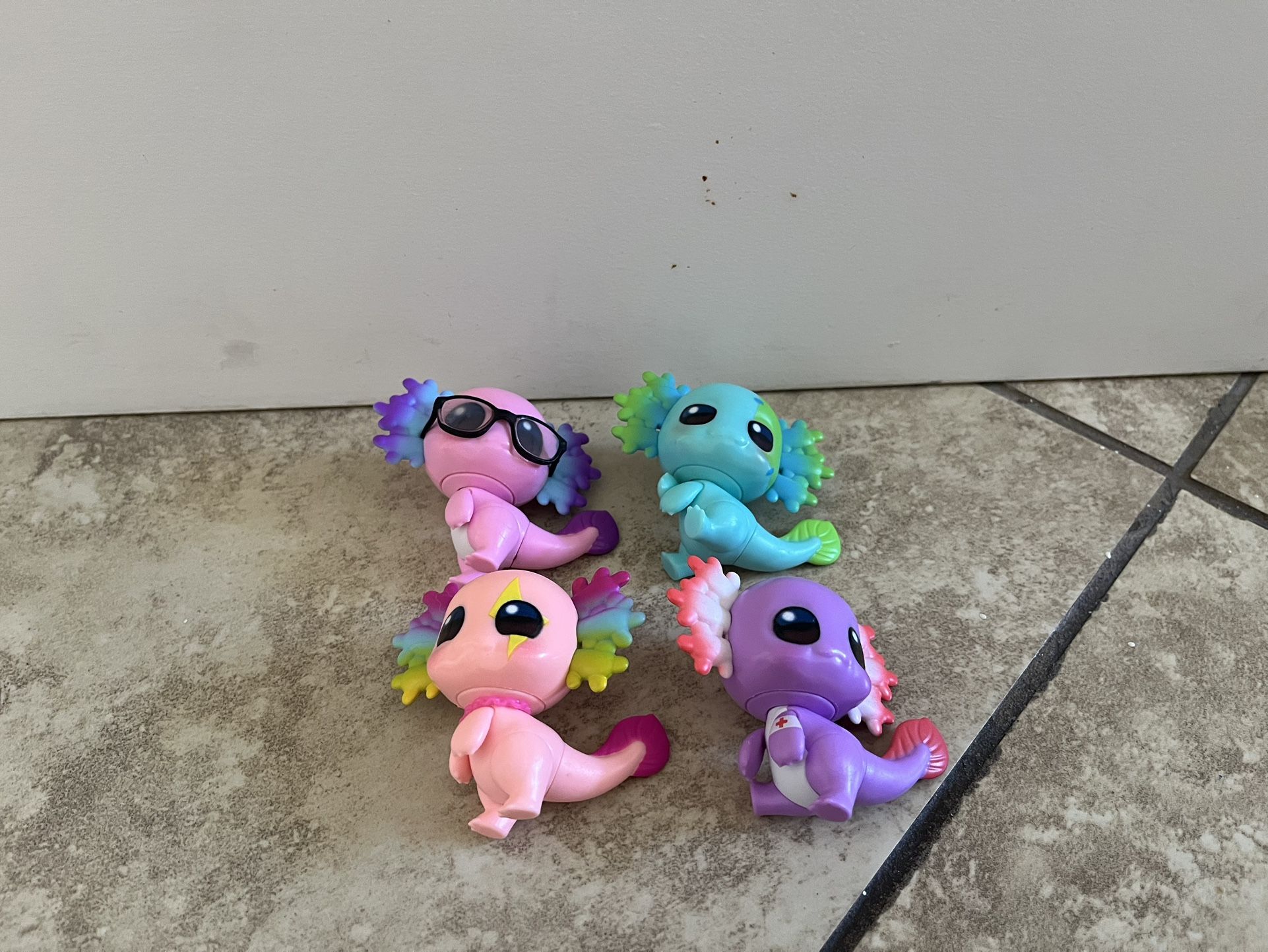 5 surprise Axolotl Toys