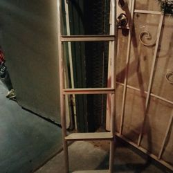 Escalera Para Una Alberca De Aluminio 4 1/2 Feet $10