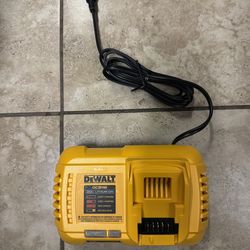 fast charger dewalt 8 amp