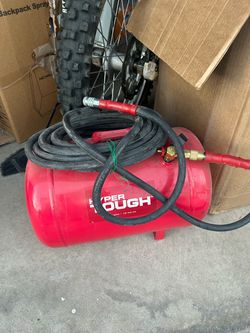Portable refillable air tank