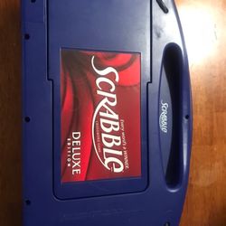  Scrabble Deluxe 