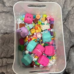 TONS OF SHOPKINS