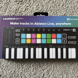 Novation Launchkey Mini Mk3 MIDI Controller