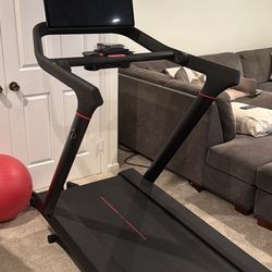 Peloton Tread