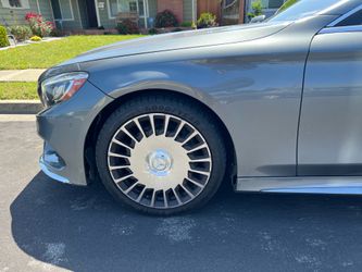 New Mercedes 20” Maybach Style rims new tires set