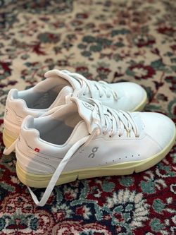 On Running The Roger Sneakers White
