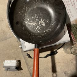 Carbon Steel Wok With Wood Handle