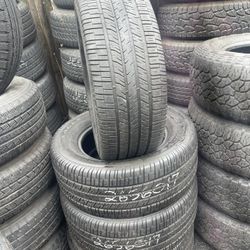 P265/60R17 goodyear 265/60/17 set of 4 matching used tires in great condition. 250$ for 4 tires plus tax.  Mount available but not included. Wheel ali