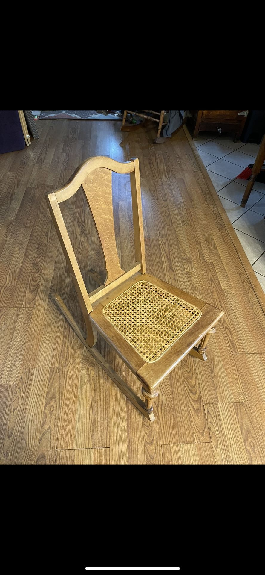 Late 19th Century Antique Cochran Chair Company Maple Wood Fiddle Back Childs Rocking Chair Collectibles & Art