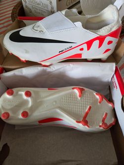 Air zoom nike soccer cleats
