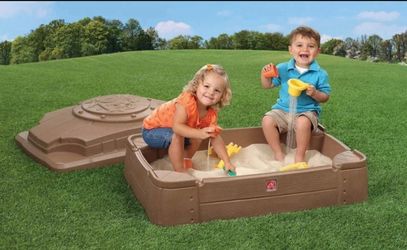 Play and Store Sandbox Brown Plastic Kids Outdoor Toy with Cover, New in Box