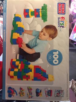 100 piece mega block LEGO set