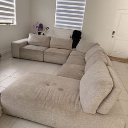 Modern Sectional Couch – Needs Cleaning – Great Deal