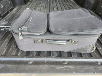 Soft side Samsoite suitcase