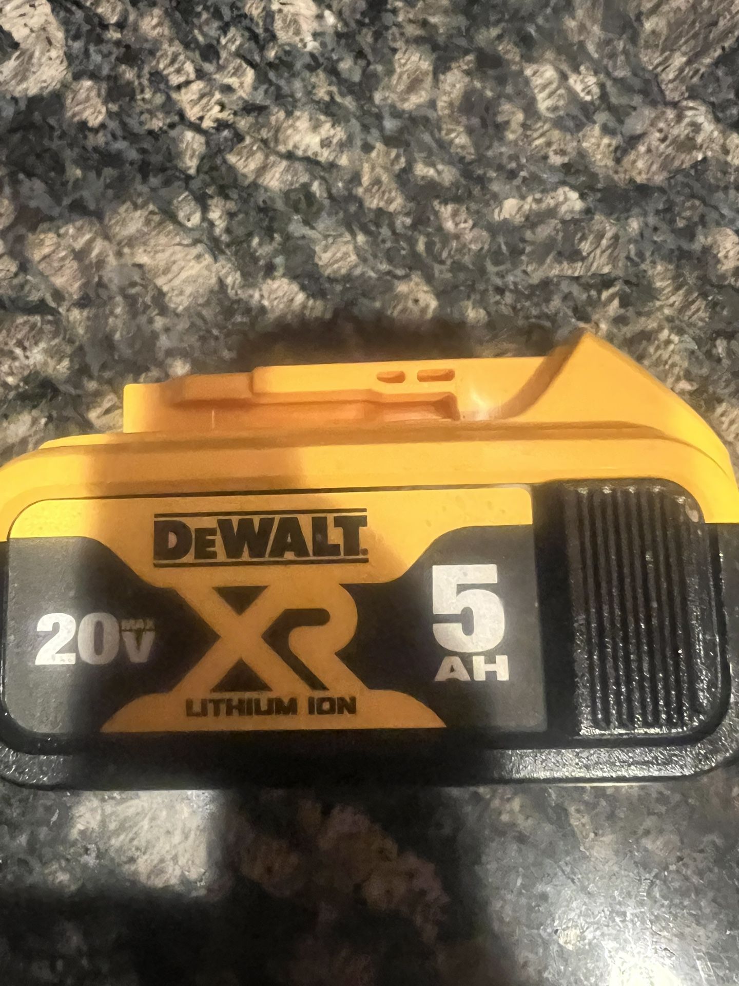DEWALT Battery 20V XR lithium Ion 5AH