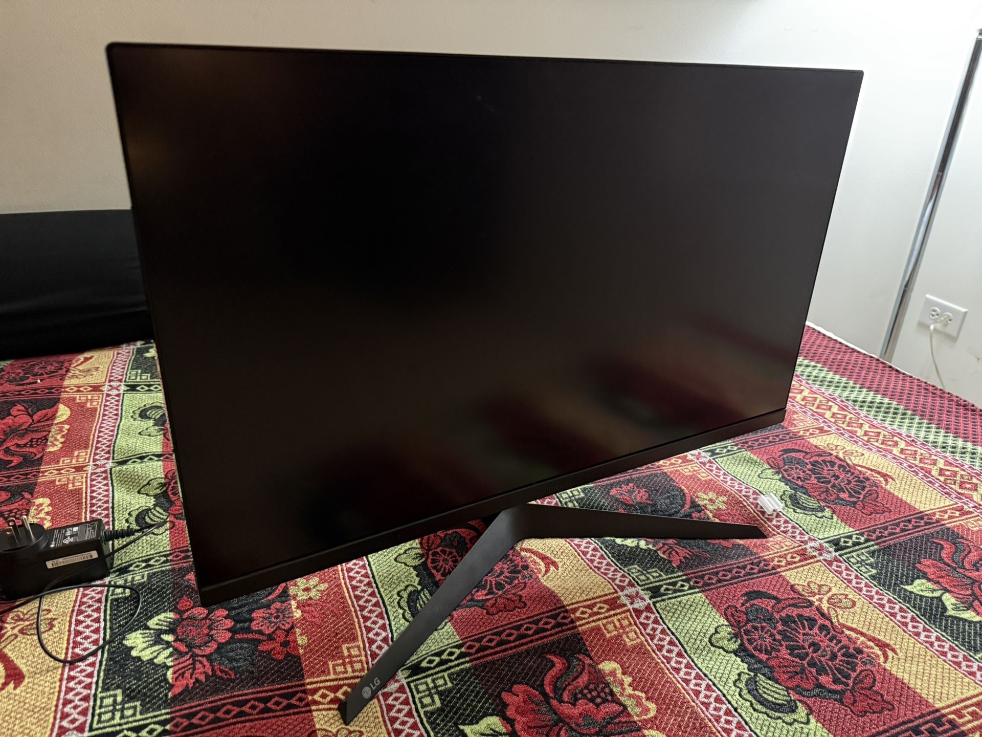 27” 165HZ LG Monitor ( Model Number: 27GQ40W)