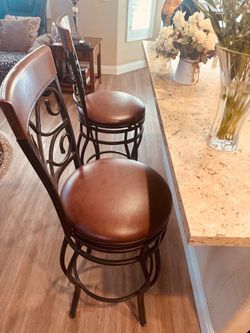 2  Kitchen highchairs