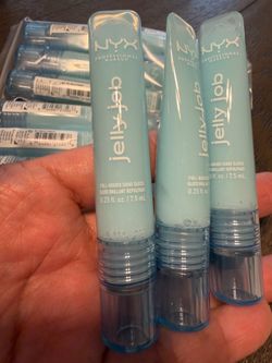 NYX PROFESSIONAL MAKEUP Jelly Job Lip Gloss, Lip Tint Gloss with Full-Bodied, Smoothing, and Hyper-Glossy Shine - Jelly Frost (Icy blue)