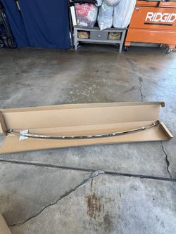 Tail gate Chrome Trim
