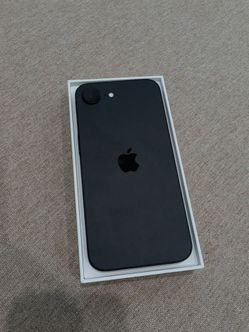 iPhone 16e - Black - 128GB (Works with AT&T & Cricket Wireless)