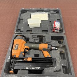 RIDGID 18-Gauge Pneumatic Brad Nailer – Professional Grade & Oil-Less