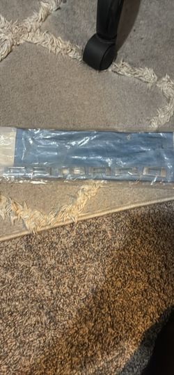 CHEVROLET CAMARO FENDER EMBLEM