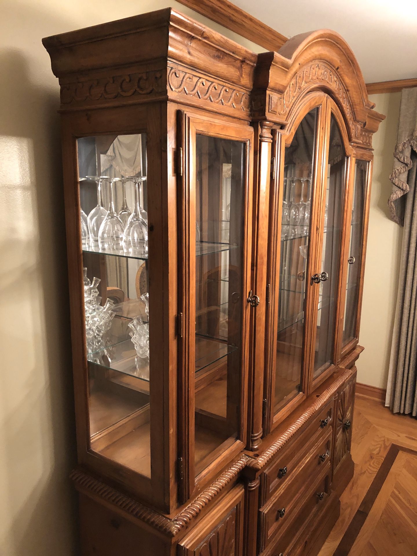 China cabinet hutch Dining room