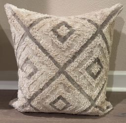 Z Gallerie Neutral 22” x 22” Decorative Throw Pillow Aesthetic Mid Century Modern Neutral Bedroom Pillow Natural NWOT