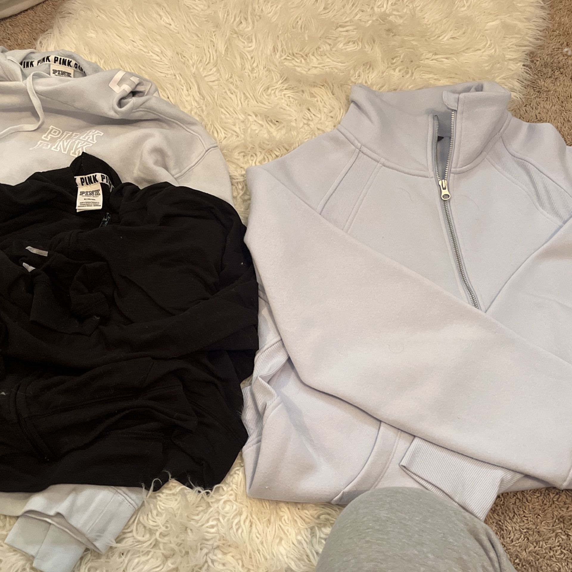 Women’s hoodie/jacket bundle