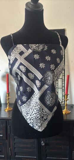 Pattern scarf top