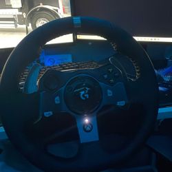 logitech wheel comes with everything works perfect 