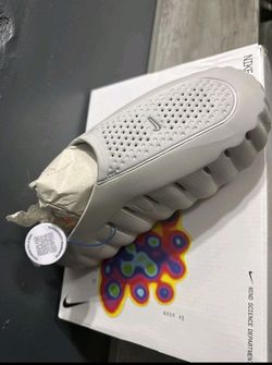 Nike Mind 001