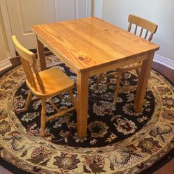 Kids Craft/Play Table with 2 Chairs