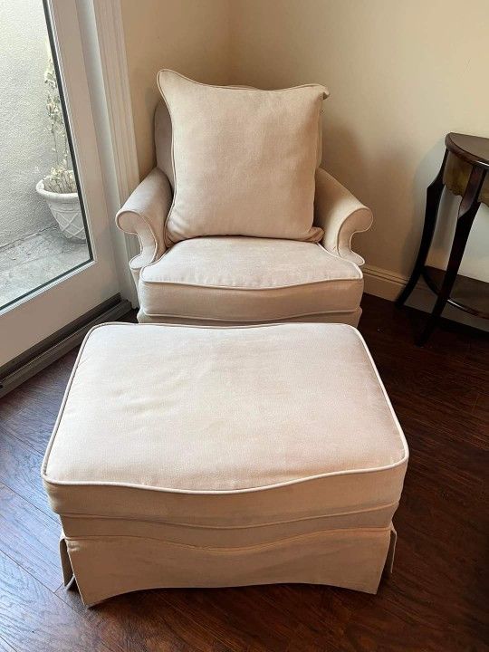 Chair With Ottoman