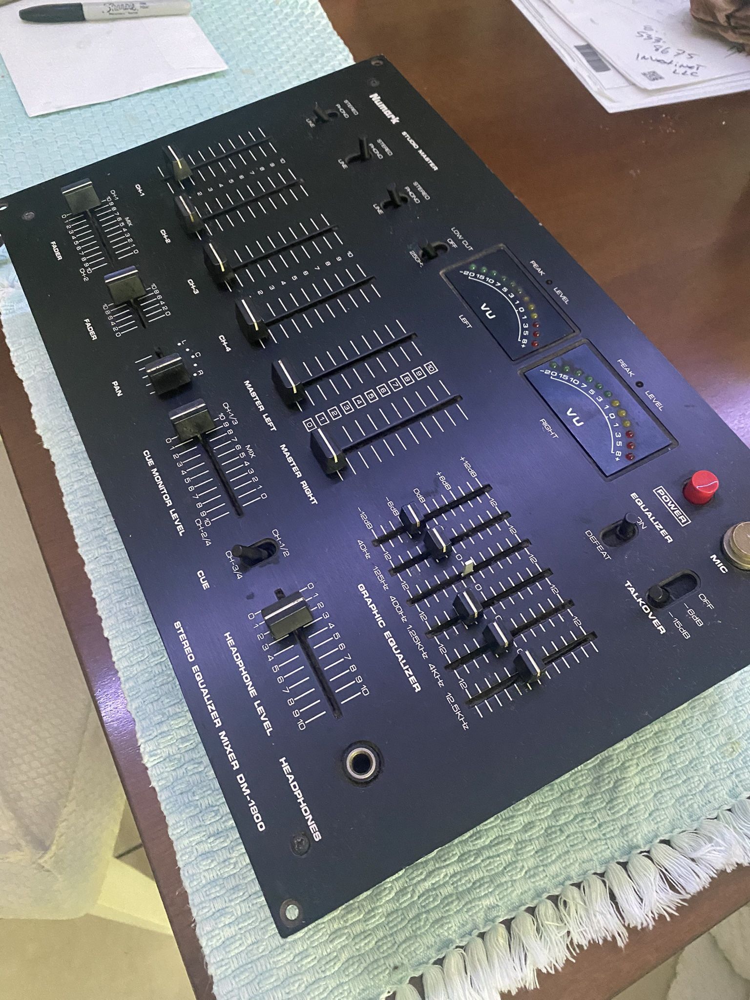 NUMARK AUDIO DJ MIXER DM1800