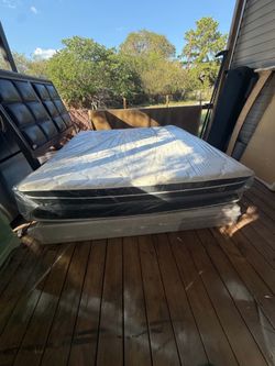 King size mattress and boxspring