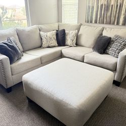 Hallenberg Sectional with Ottoman