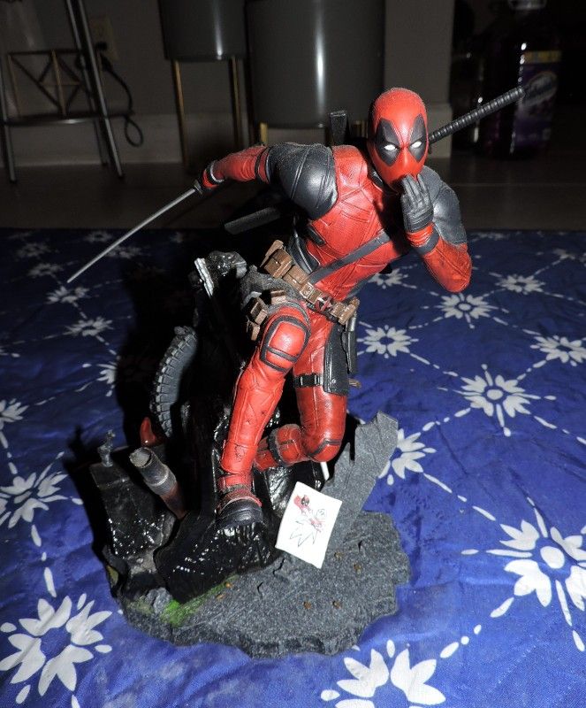 Deadpool Marvel Gallery Diorama PVC Statue