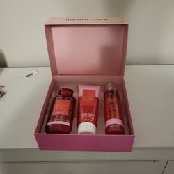 Bath & Body Works Strawberry Pound cake