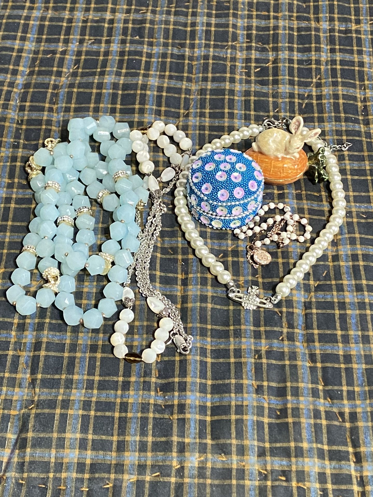 Jewelry Lot VINTAGE To Modern chains necklace and more ( silver )