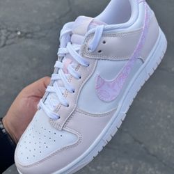 Nike Dunk Low Pink Paisley Size Women’s 10.0