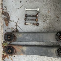 04 Jeep Grand Cherokee Laredo FRONT LOWER Control Arms