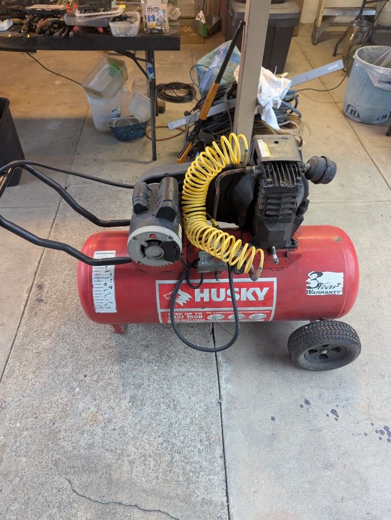 Husky  26 gallon 5hp air compressor