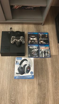 PlayStation 4 Game console, control, games and wireless headset